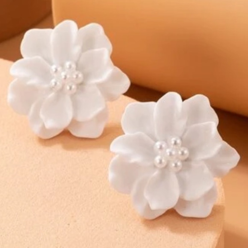 White, Flower Pearl Resin, Summer, Goth, Floral, Boho, Bridal, Spring Earrings